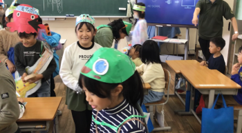 1年生_学活（がっかつ）_佐藤杏奈_さめっこ　2025_8